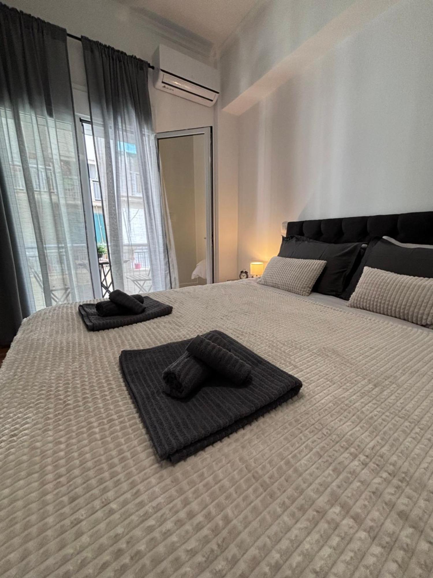 Cozy Apartment In The Heart Of Athènes Extérieur photo